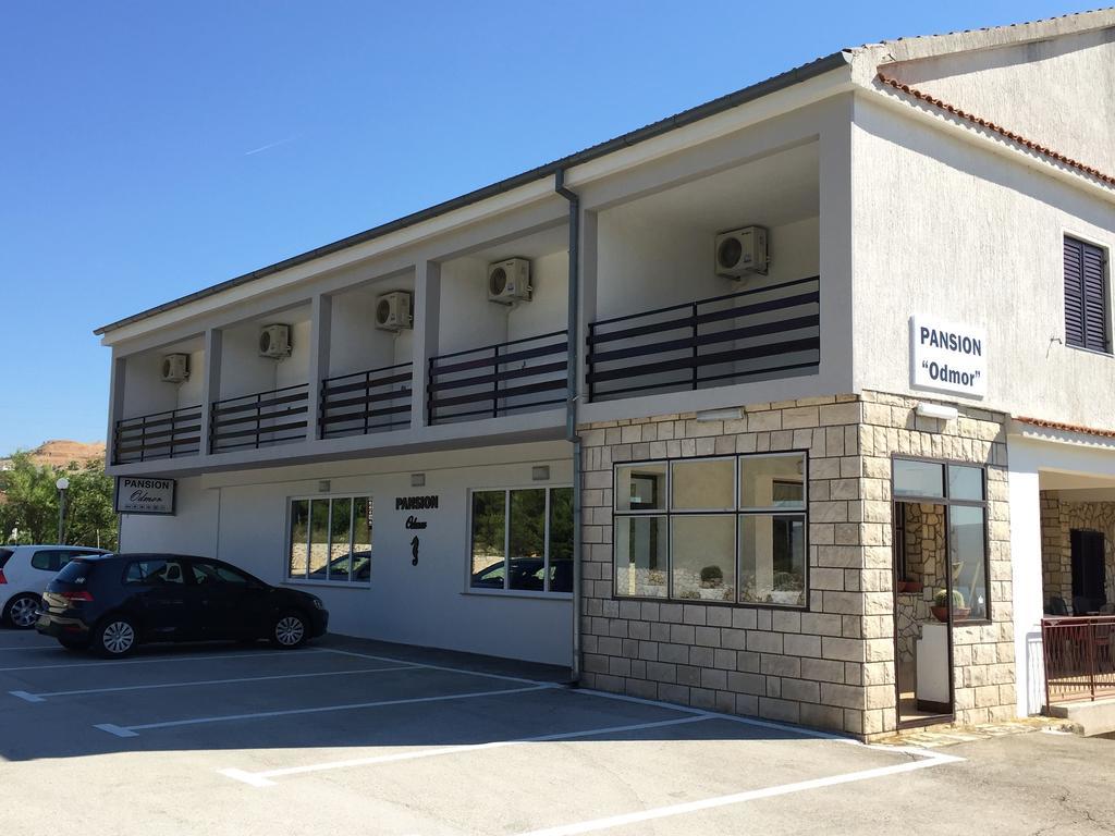 Rooms & Pansion Odmor Rovanjska Esterno foto